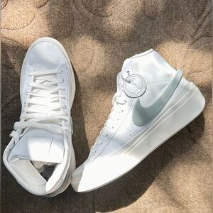 Men’s Nike Blazer Phantom Mid Sneakers Size 10 White And Grey DX5800-101